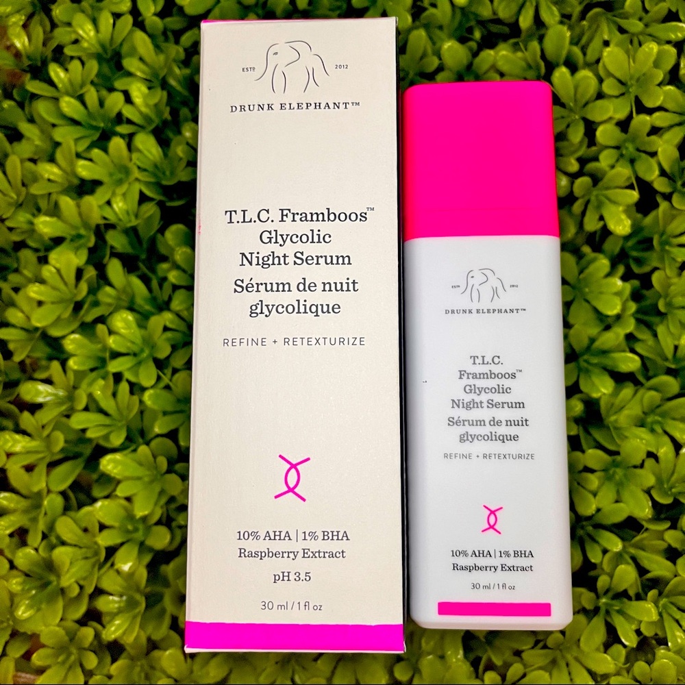 Drunk Elephant 🐘 
T.L.C. Framboos™ Glycolic Resurfacing Night Serum